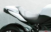 triumph-speed-triple-1050-2011_34