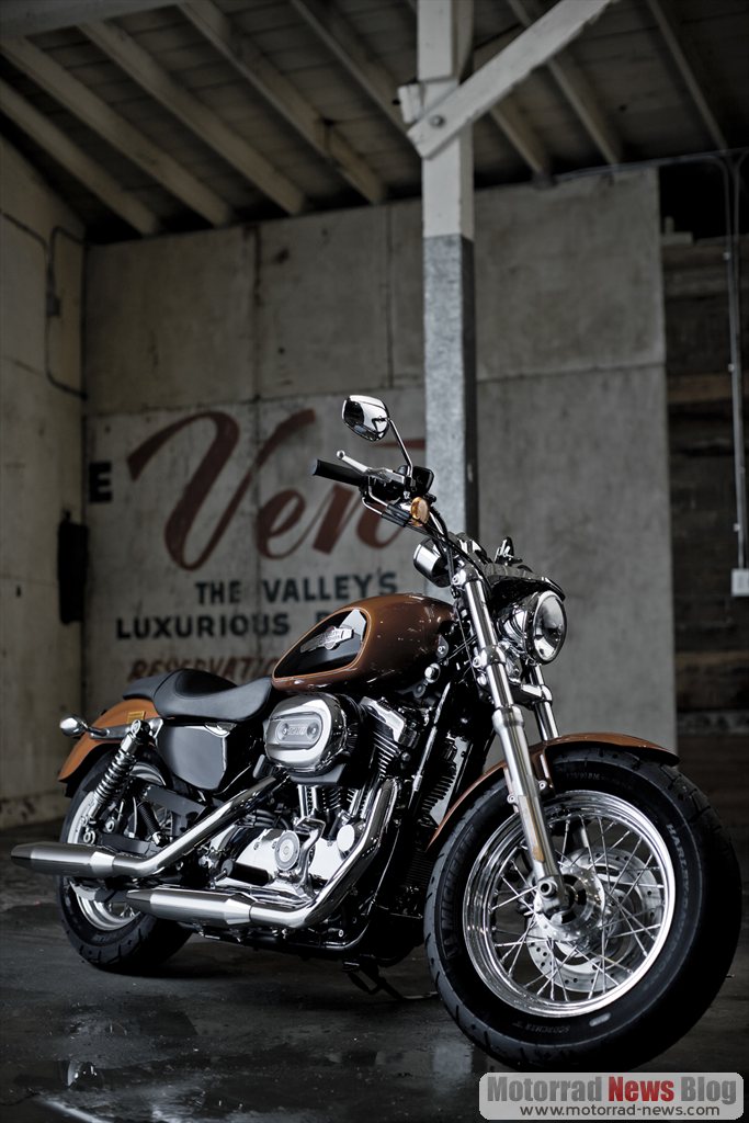 Harley-Davidson Sportster 1200 Custom 1 Harley-Davidson Sportster 1200 Custom 2011-1