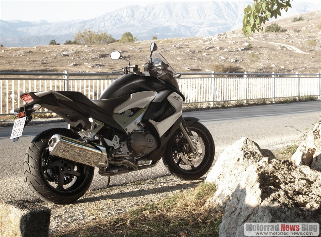 Honda V4 Crossrunner: 10.790 Euro kostet der Allrounder 1 Honda Crossrunner V4