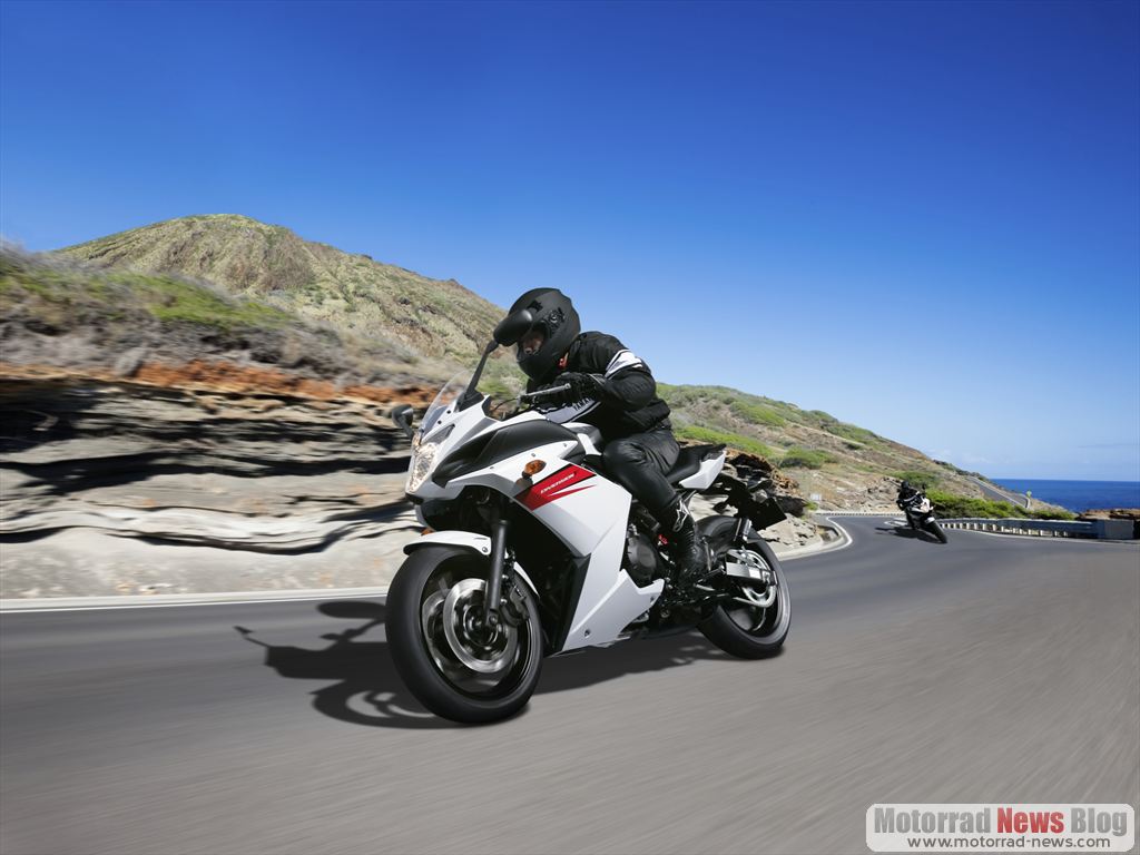 Yamaha Aktion: Null-Prozent-Finanzierung bis 31.08.2011 1 Yamaha XJ6F 2011-2
