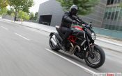 ducati-diavel-carbon-2011-4