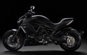 ducati-diavel-carbon-2011-54