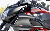 ducati-diavel-carbon-2011-6