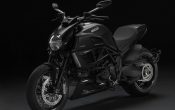 ducati-diavel-carbon-2011-63