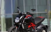 ducati-diavel-carbon-2011-64