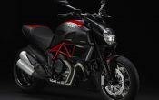 ducati-diavel-carbon-2011-8