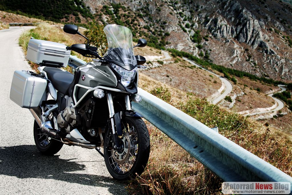 Honda Crosstourer 2012: Neuer V4-Tourer 1 Honda Crosstourer 2012 (1)