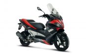 Aprilia SR Max 2012-1