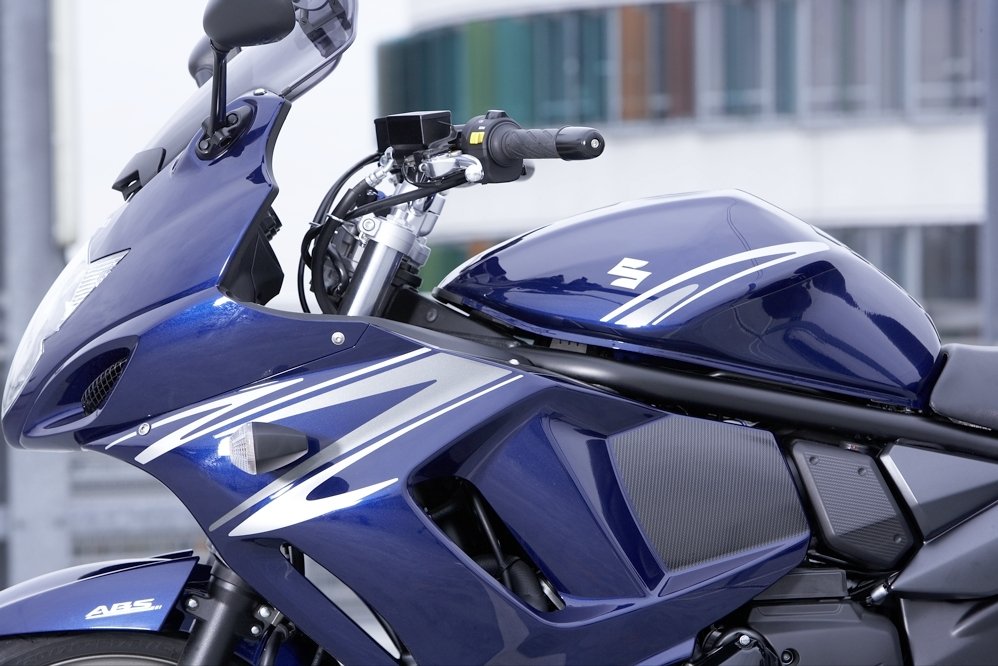 Suzuki Editionpakete GSX650F, GSX1250F und Burgman 400 1 Suzuki Editionpakete GSX650- 1250 AN400 2012 (3)