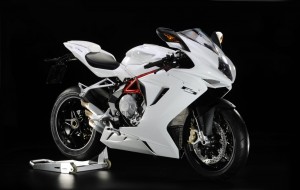 Die Preise für die MV Agusta F3 675 beginnen bei 11.990 Euro, mit EAS bei 12.390 Euro