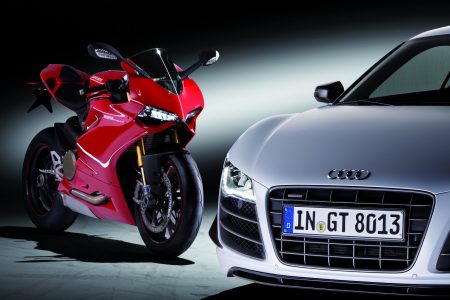 Ducati 1199 Panigale S und Audi R8 GT Ducati 1199 Panigale S und Audi R8 GT