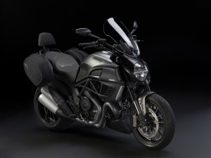 Ducati Diavel Strada 2013-1