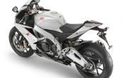 aprilia-rsv4r-2010-a6