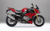 bmw-s-1000-r-2014-studio-25