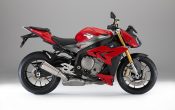 bmw-s-1000-r-2014-studio-4