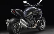 ducati-diavel-carbon-2011-15