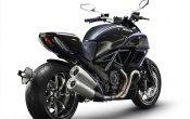 ducati-diavel-carbon-2011-18