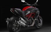 ducati-diavel-carbon-2011-19