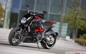 ducati-diavel-carbon-2011-24