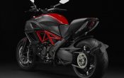 ducati-diavel-carbon-2011-32