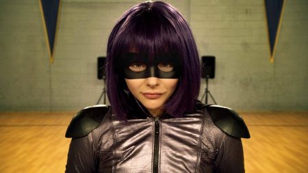 Chloë Grace Moretz als Hit Girl mit Unschuldsblick