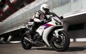 honda-cbr1000rr-fireblade-2012-1