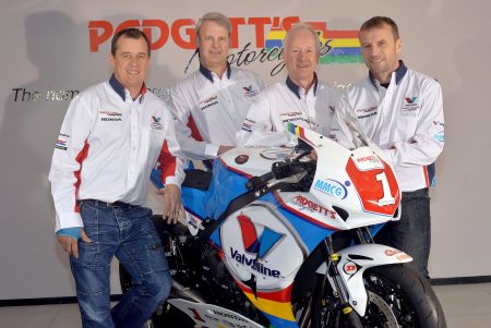 Von links nach rechts:  John McGuinness, Bruce Anstey, Simon Cupples, Clive Padgett