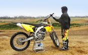 Suzuki RM-Z450 2015 Action (10)