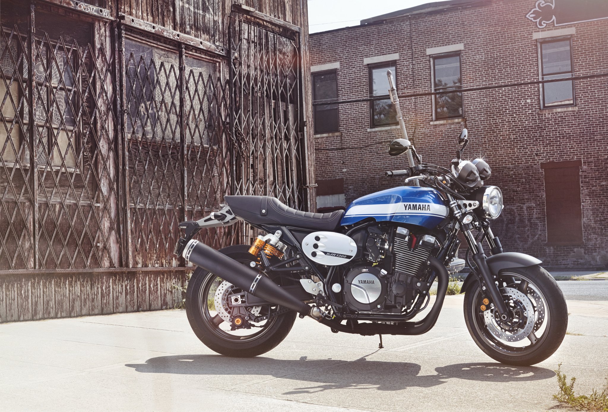Intermot: Neue Yamaha XJR1300 & XJR1300 Racer 2015 1 Yamaha XJR1300 2015 (18)