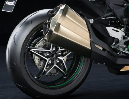 Kawasaki Ninja H2 2015 (11)