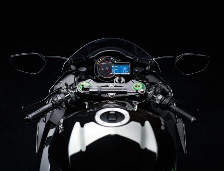 Kawasaki Ninja H2 2015 (17)