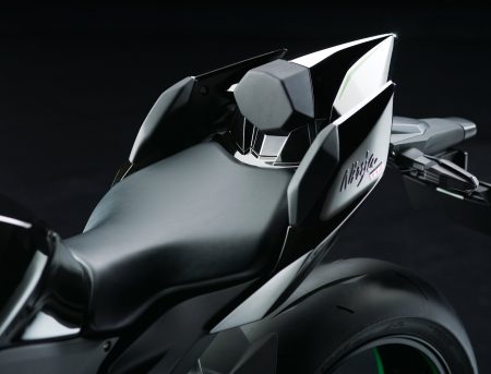 Kawasaki Ninja H2 2015 (26)