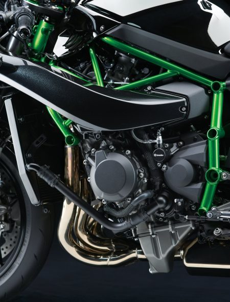 Kawasaki Ninja H2 2015 (6)