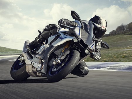 Yamaha YZF-R1M 2015 (1)