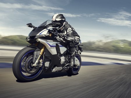 Yamaha YZF-R1M 2015 (2)