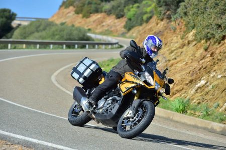 Gut vorbereitet macht die große Tour nicht nur mehr Spaß, sondern ist auch deutlich entspannter (wie hier auf der neuen Aprilia Caponord 1200 Rally).