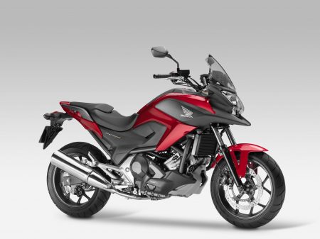 Im direkten Vergleich die bisherige NC750X Modelljahr 2014/2015.