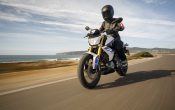 BMW G 310 R 2016 - Action (8)