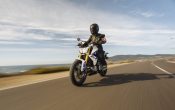 BMW G 310 R 2016 - Action (9)