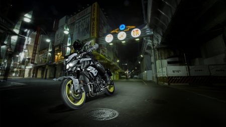 Zahlreiche Bauteile wurden der YZF-R1 entnommen und angepasst. Der Scheinwerfer bringt LED-Licht auf die Straße.