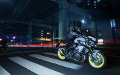 Yamaha MT-10 2016 Action (10)