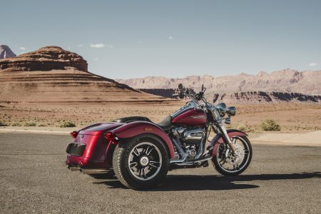 Das neue Trike, die Freewheeler, wird ebenfalls vom Milwaukee-Eight 107 Motor befeuert.