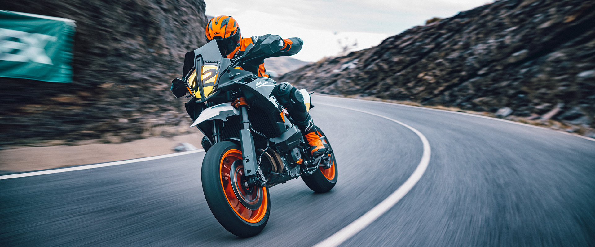 Neue KTM 890 SMT vorgestellt 1 890 SMT