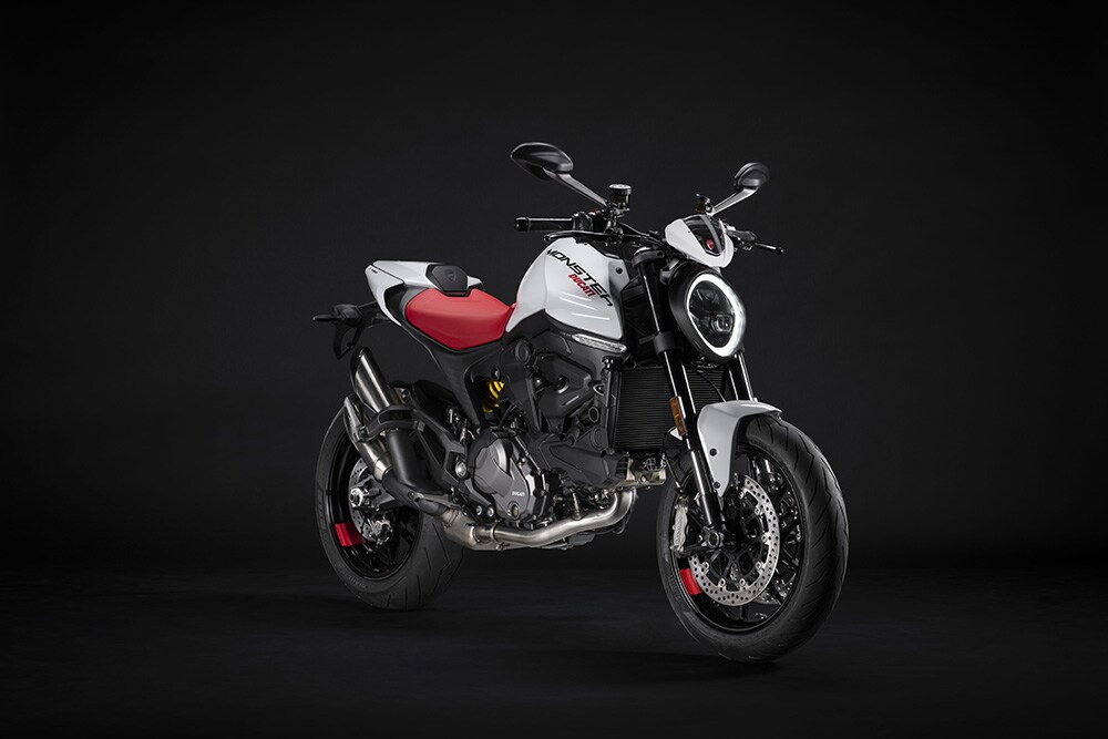 Die Ducati Monster Familie erhält für das Jahr 2024 die Iceberg White Lackierung 1 MY 2024 Monster IcebergWhite