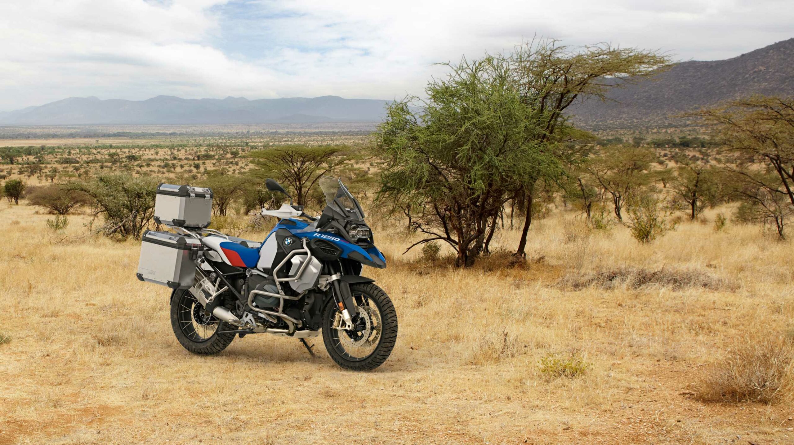 BMW kündigt neue Farben für Modelle des Jahres 2024 an 1 BMW r 1250 gs adventure scaled